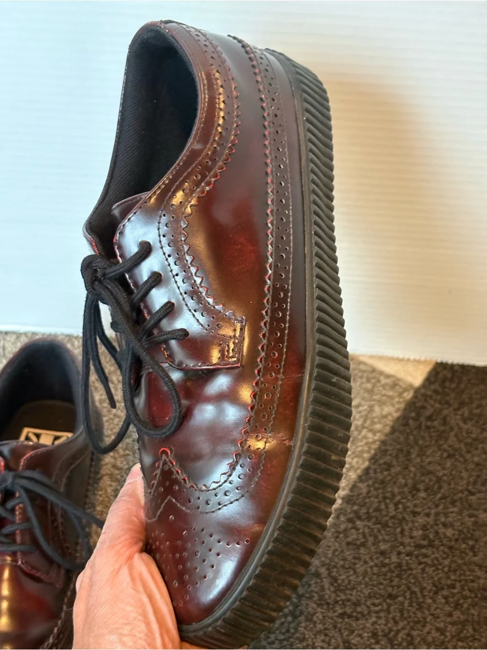 T.U.K. TUK A9249 RUB OFF EZC BROGUE SHOE Burgundy Oxford Unisex - Men’s 10